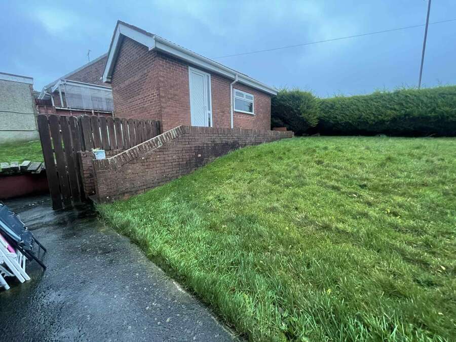 5 Cotswold Avenue