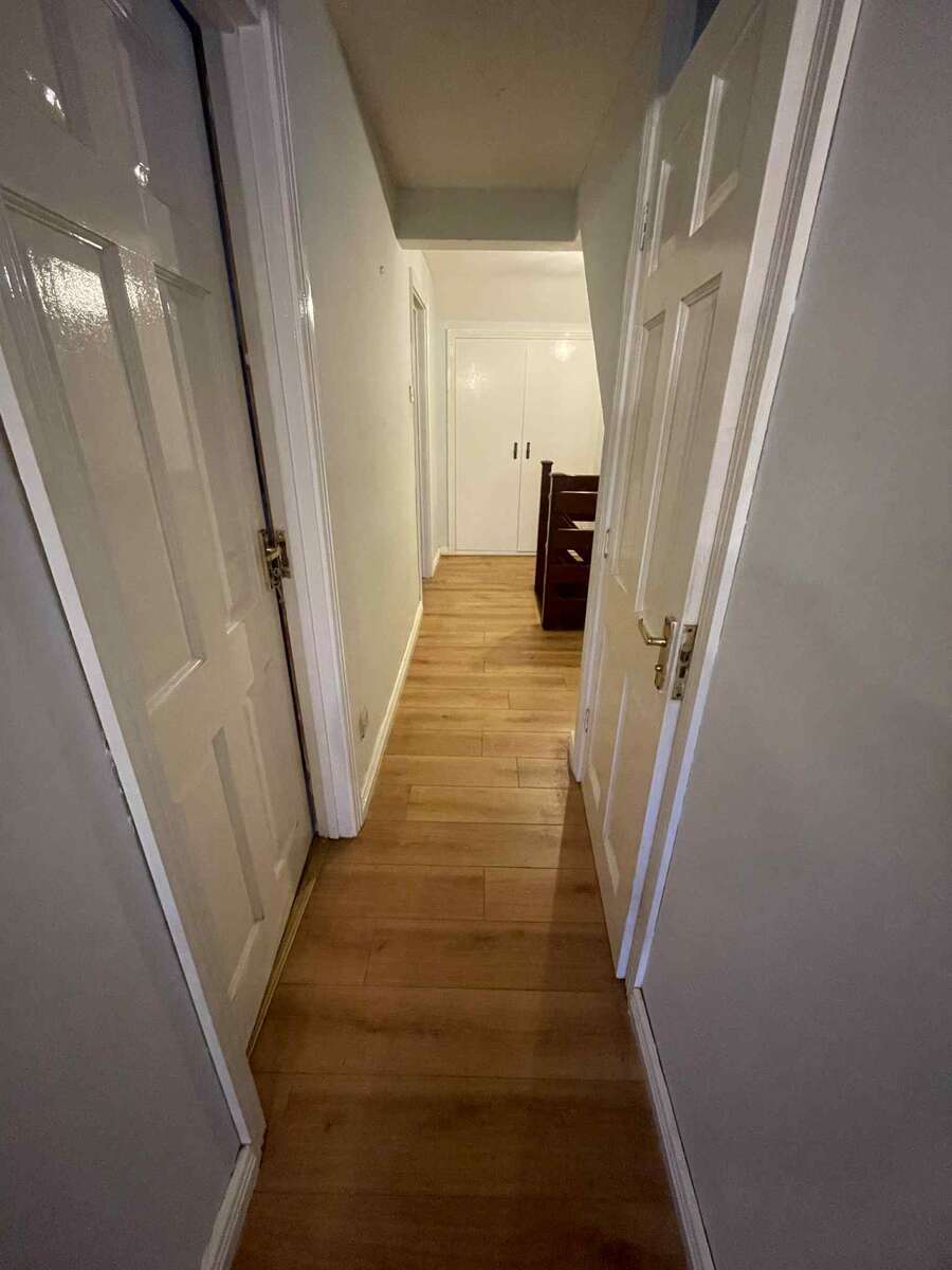 5 Cotswold Avenue
