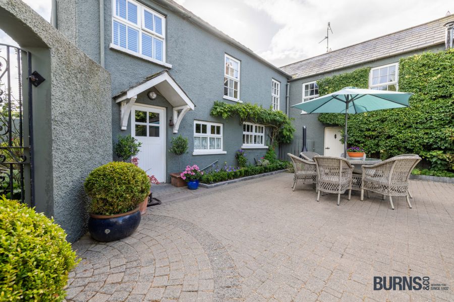 BALLYRONAN HOUSE , 133 Shore Road