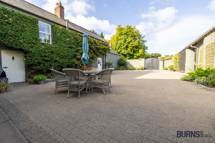 BALLYRONAN HOUSE , 133 Shore Road