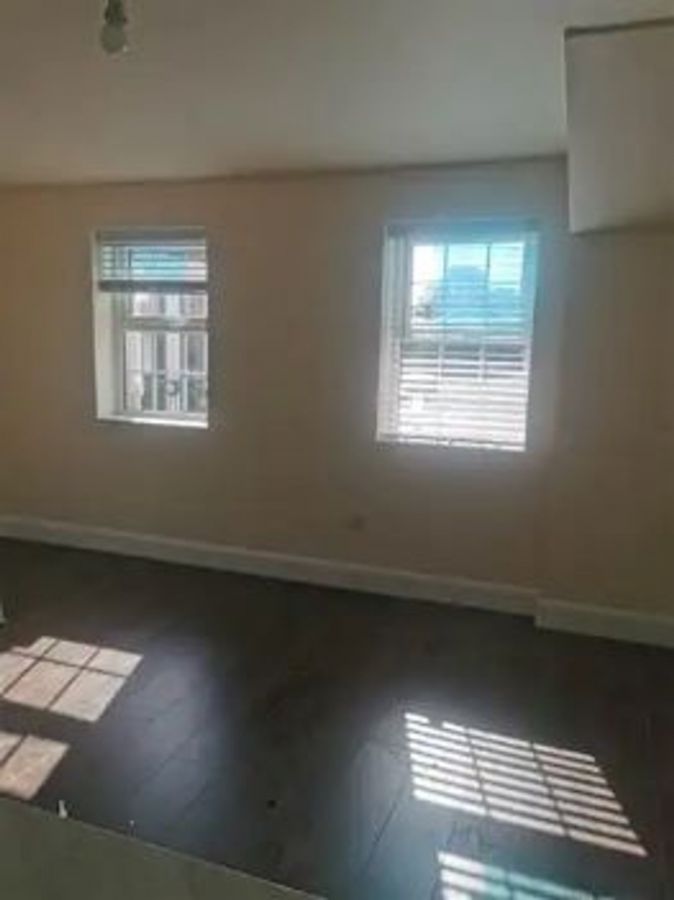 Flat 10, 24 Market Street