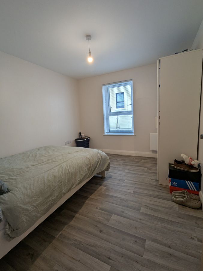 Apt 2, 21a Rainey Street