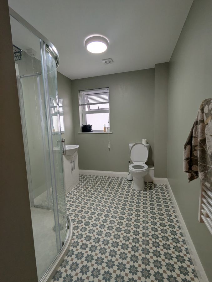 Apt 2, 21a Rainey Street
