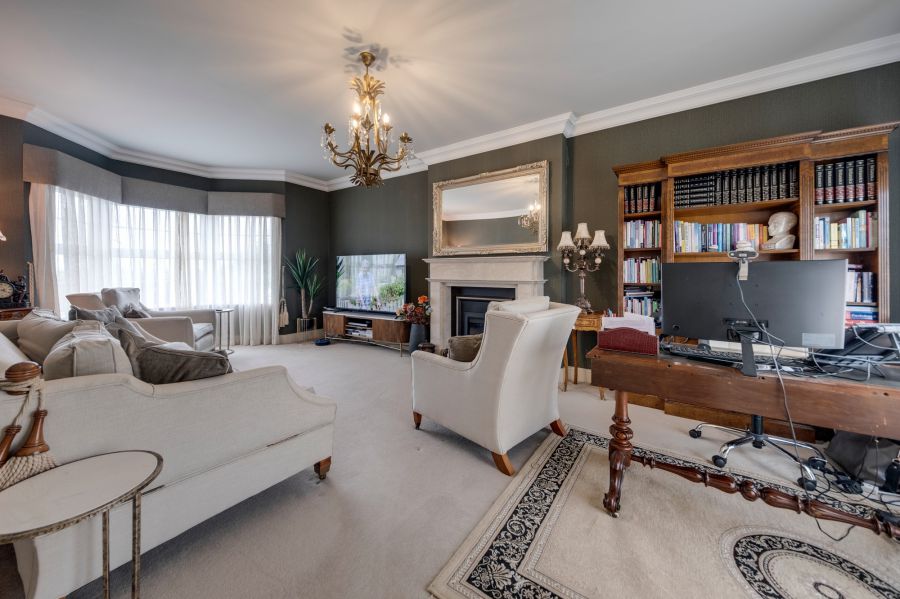 8 Sersons Road