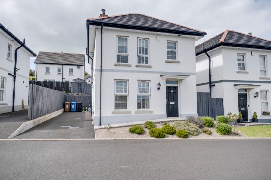 44 Farm Lodge Lane
