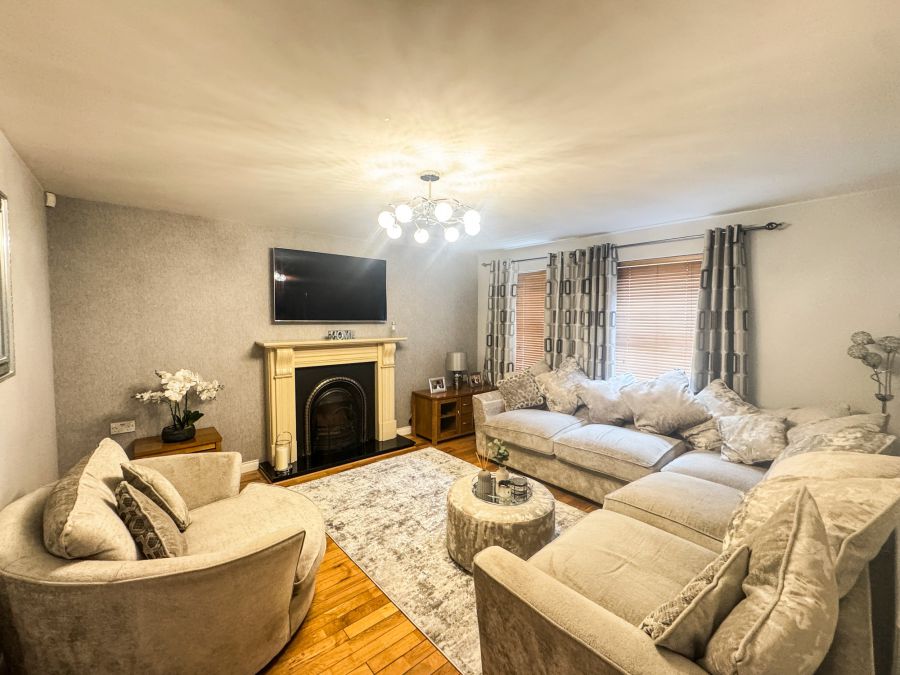 9 Castle Meadows