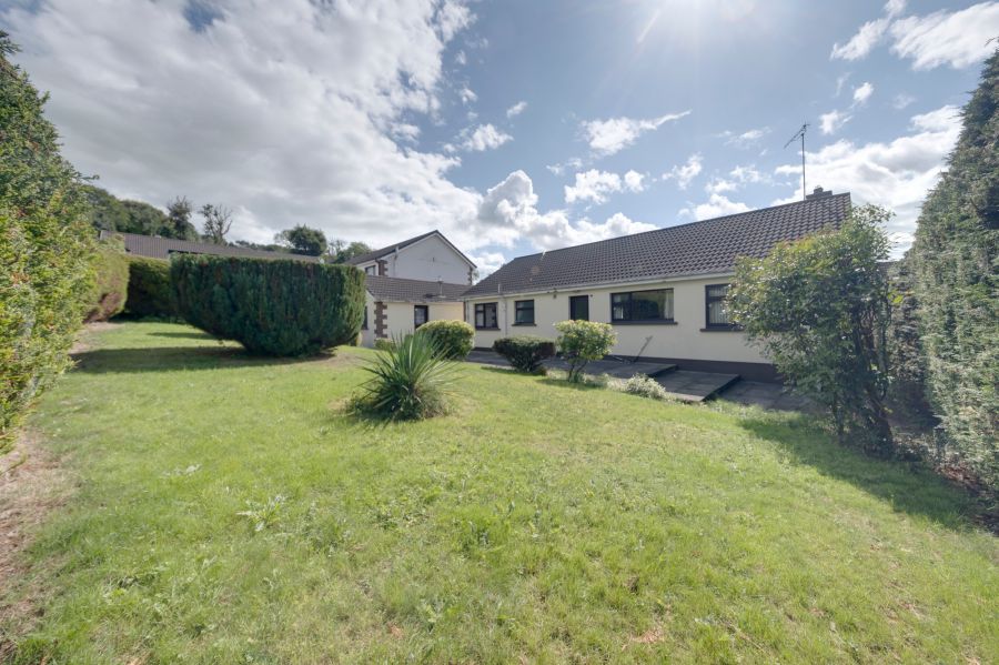 12 Fairlea Heights