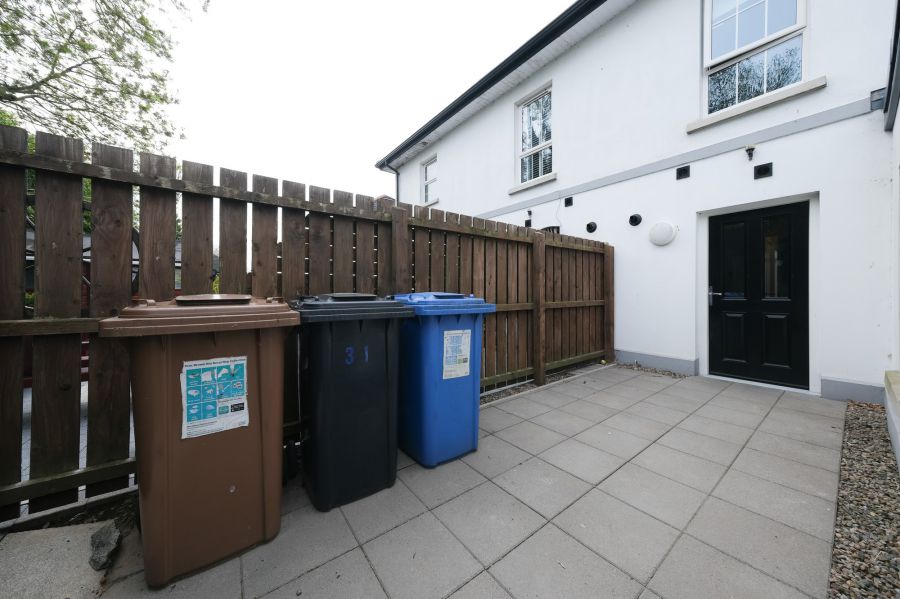 31 Farm Lodge Lane