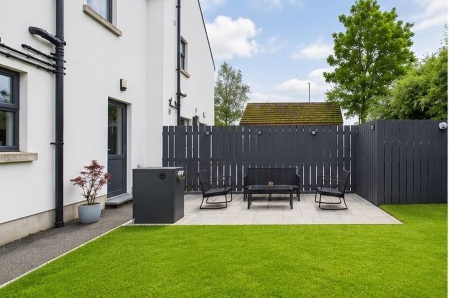 4 Glovers Lane