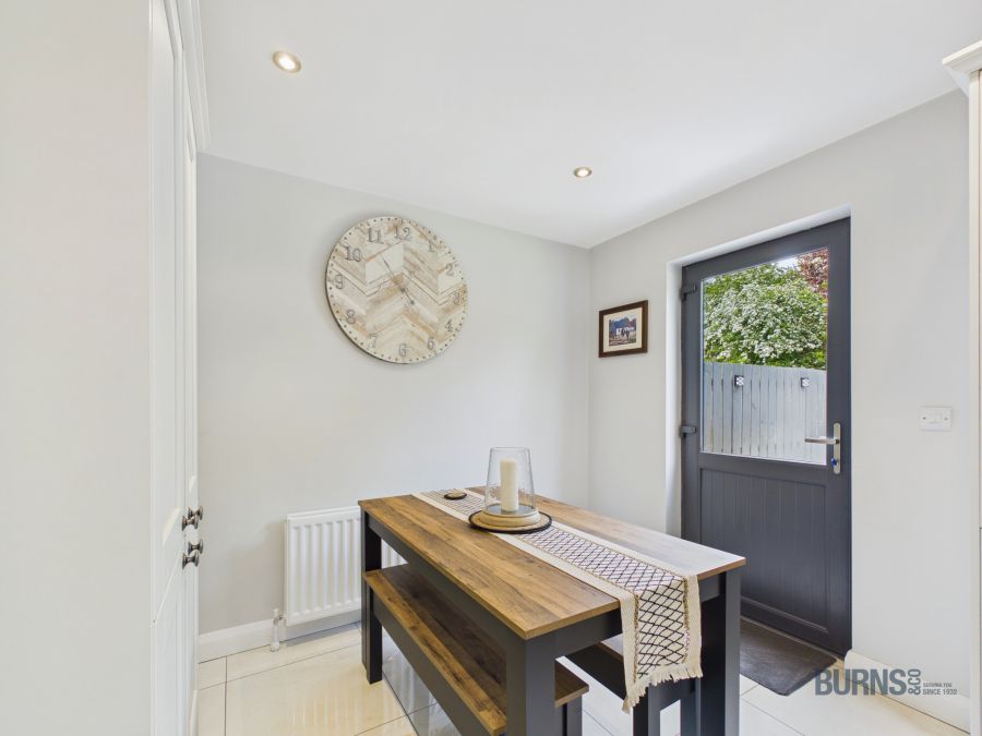 4 Glovers Lane