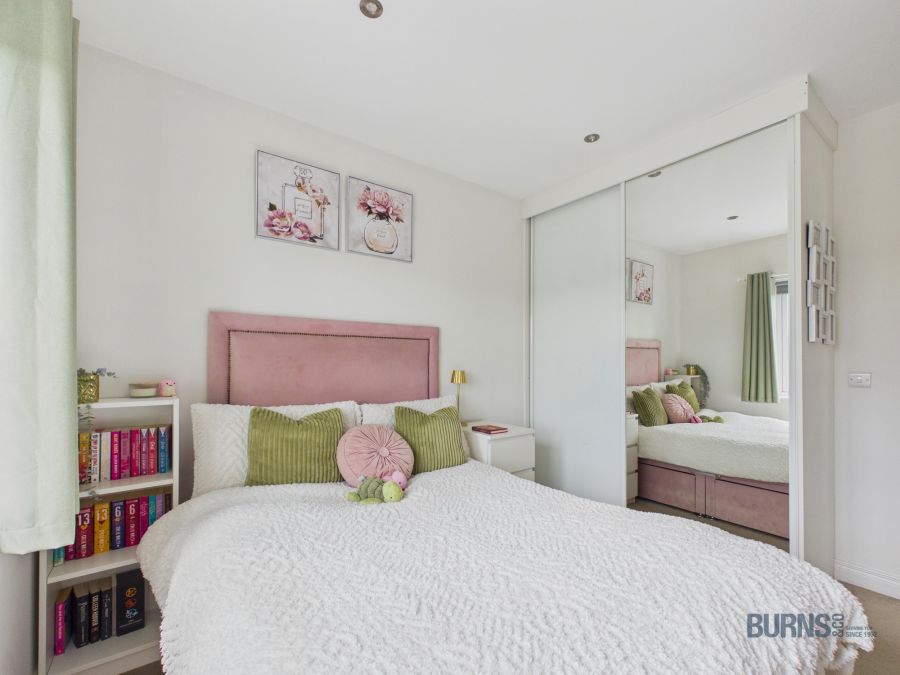 5 Foxfield Park