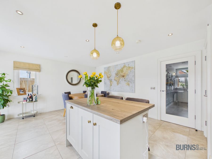 5 Foxfield Park