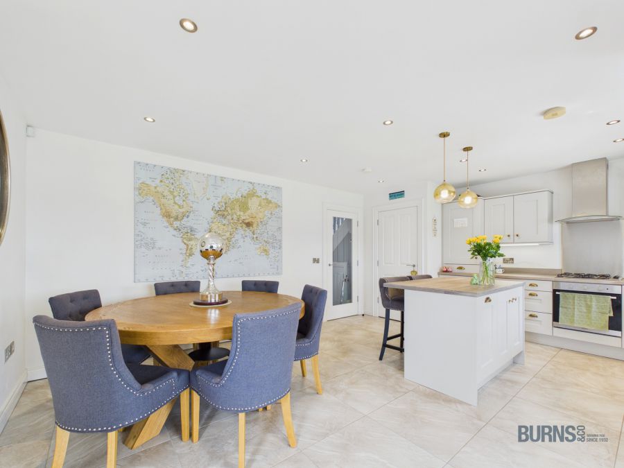 5 Foxfield Park