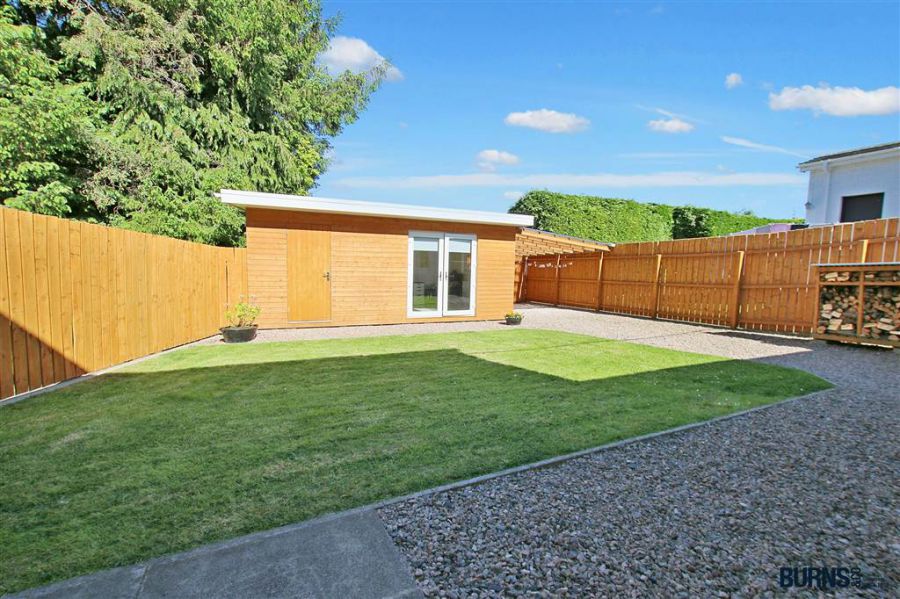10 Desertmartin Road