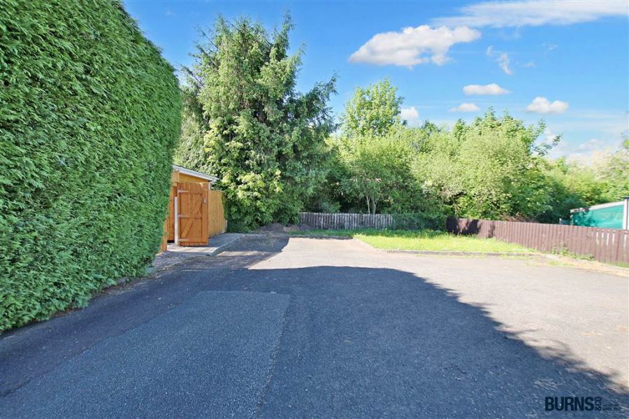 10 Desertmartin Road