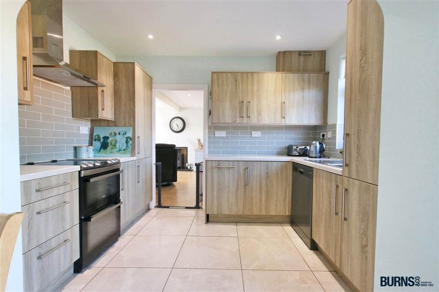 10 Desertmartin Road