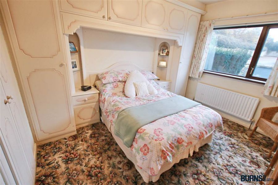 6 Hillmount Crescent