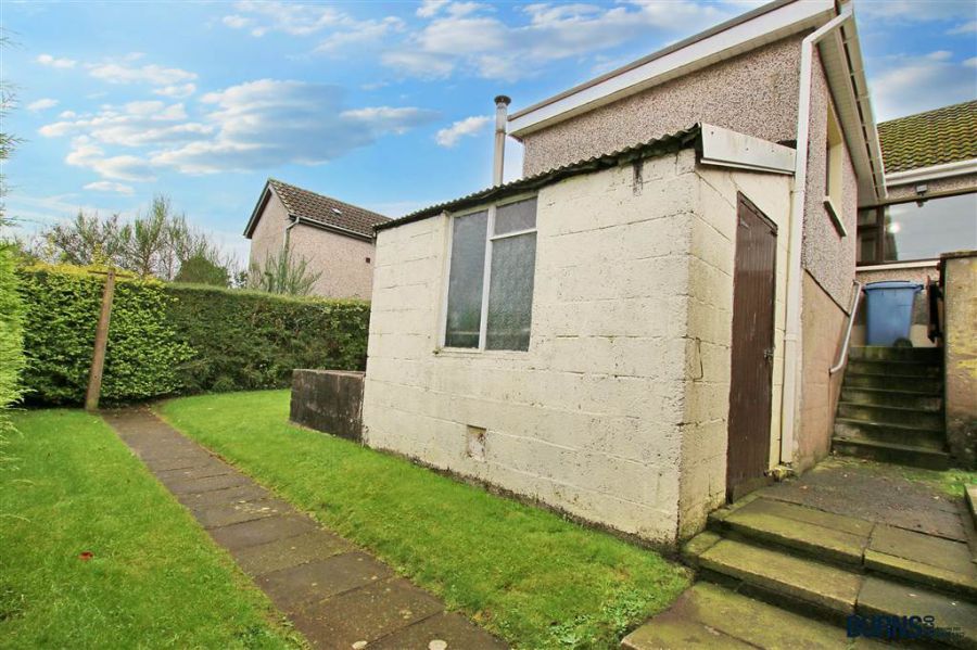 6 Hillmount Crescent