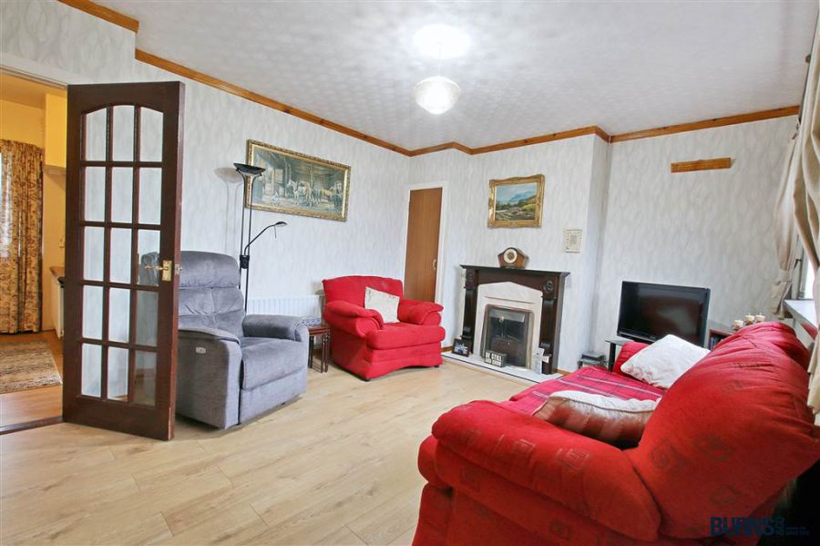 6 Hillmount Crescent