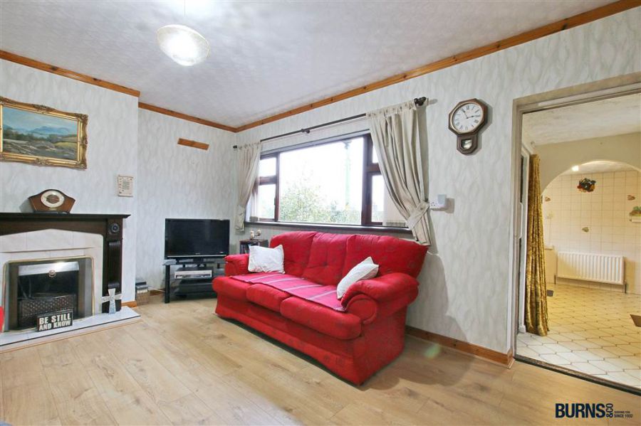 6 Hillmount Crescent