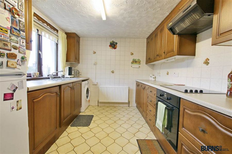 6 Hillmount Crescent