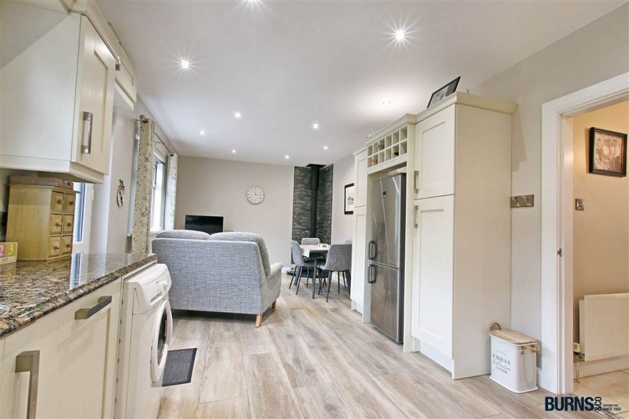 19 Calmore Park
