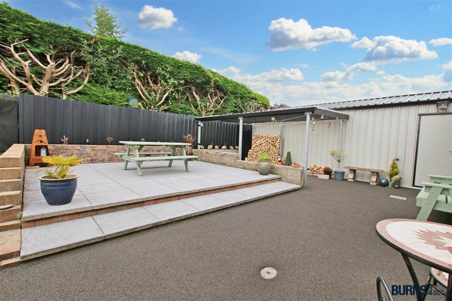 19 Calmore Park