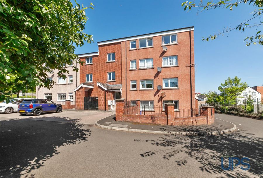 17 Broom Park Heights,twinbrook, belfast, BT17 0JJ