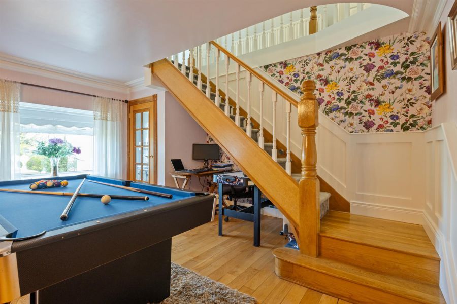 Detached Residence and Annex @, 73 Colinglen Road