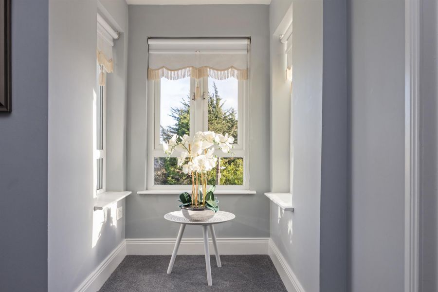 Detached Residence and Annex @, 73 Colinglen Road