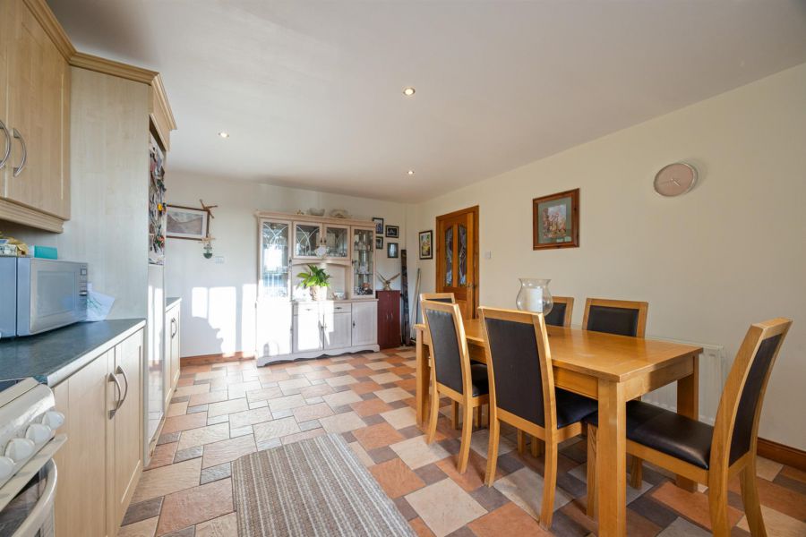 Detached Residence and Annex @, 73 Colinglen Road