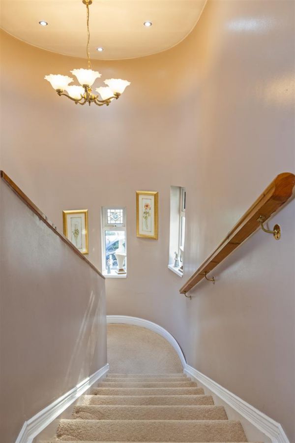 Detached Residence and Annex @, 73 Colinglen Road