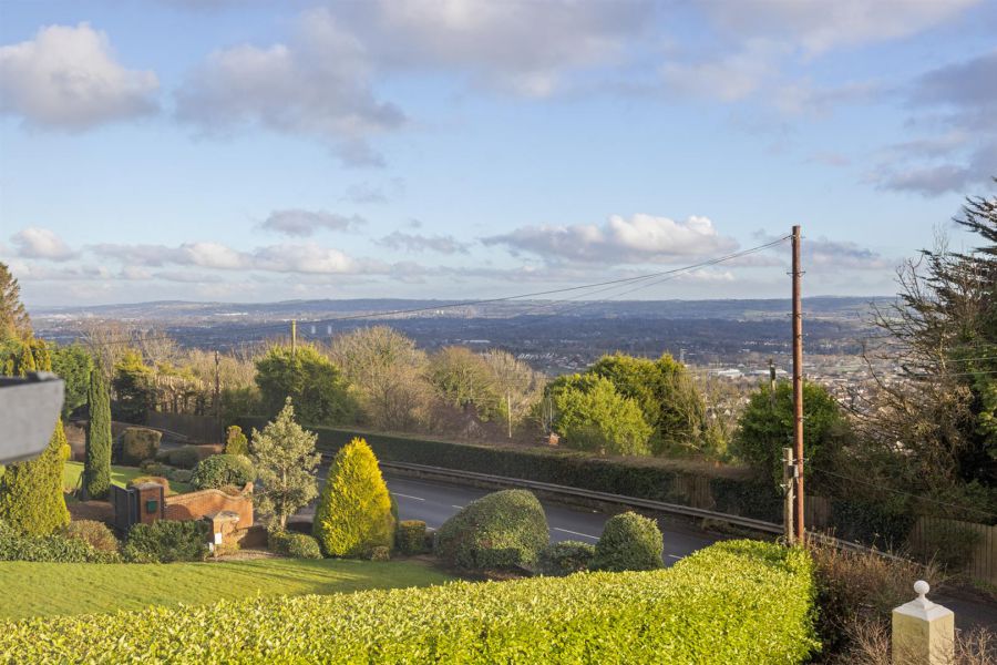 Detached Residence and Annex @, 73 Colinglen Road