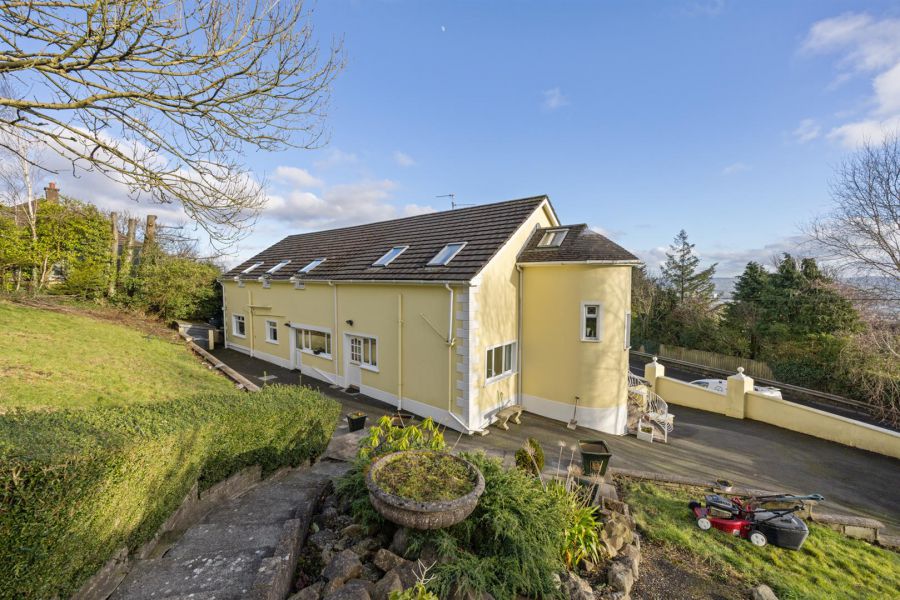 Detached Residence and Annex @, 73 Colinglen Road