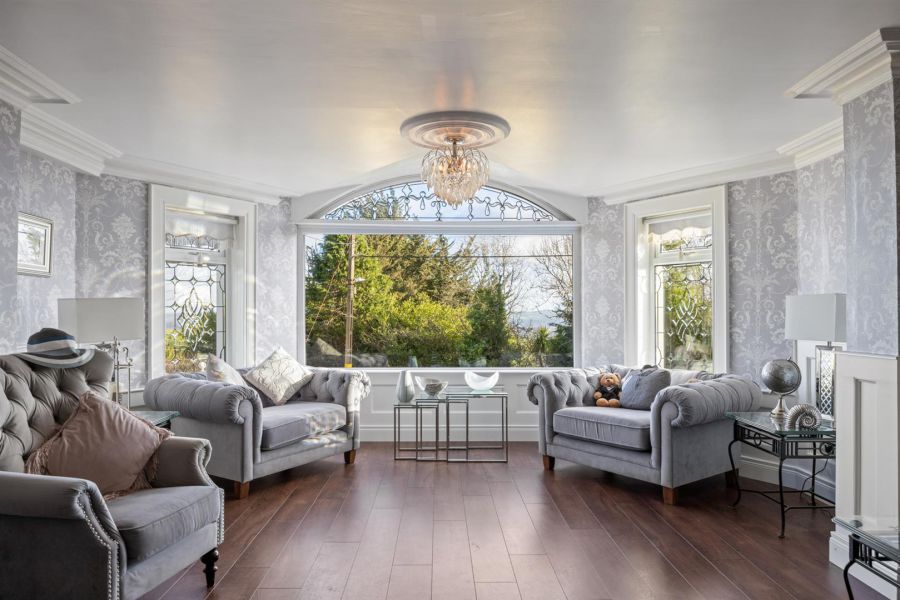 Detached Residence and Annex @, 73 Colinglen Road