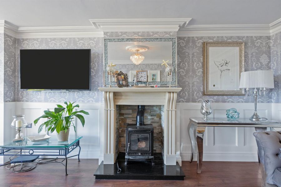 Detached Residence and Annex @, 73 Colinglen Road