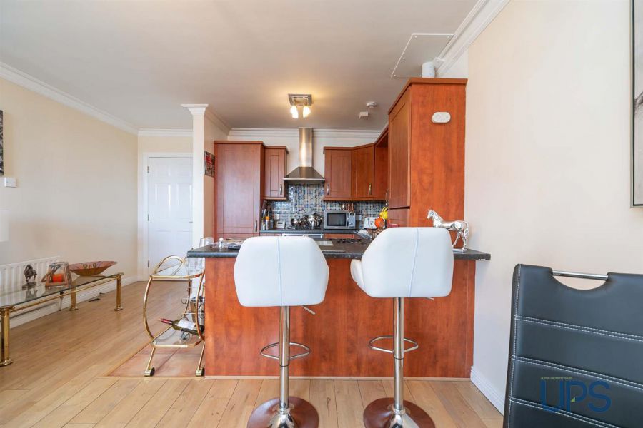 Apt 7 Kinlough House, 2A Stockmans Avenue