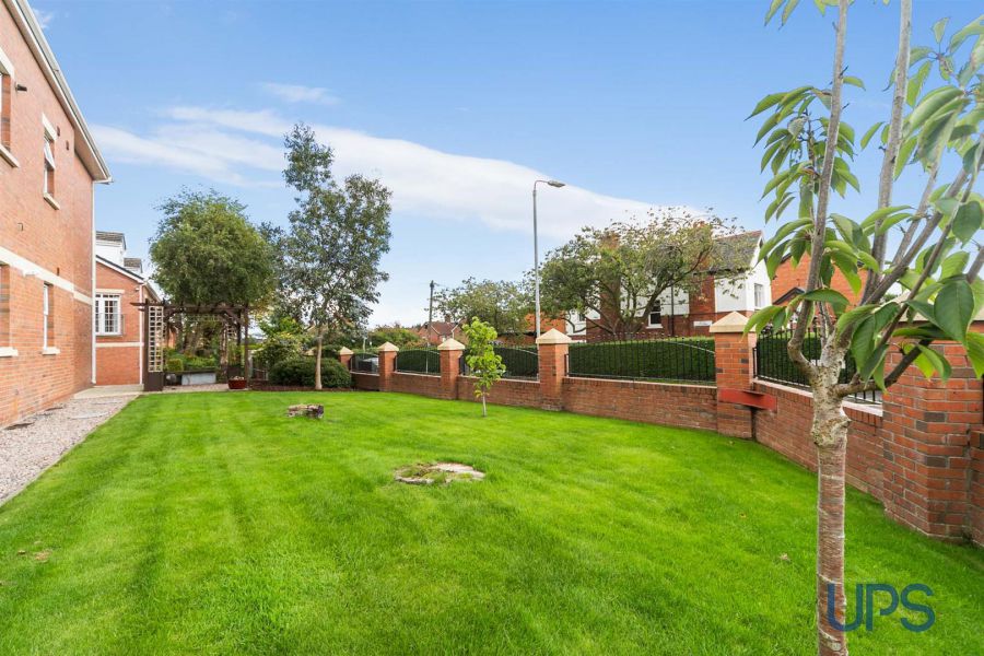 Apt 7 Kinlough House, 2A Stockmans Avenue