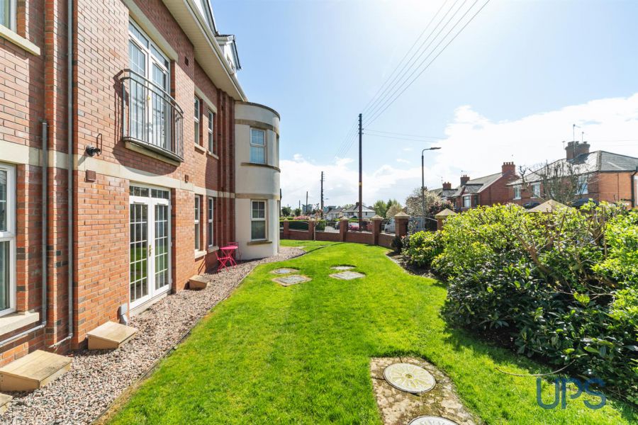Apt 7 Kinlough House, 2A Stockmans Avenue