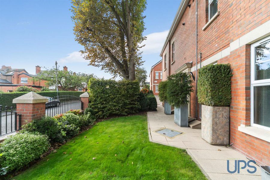 Apt 7 Kinlough House, 2A Stockmans Avenue
