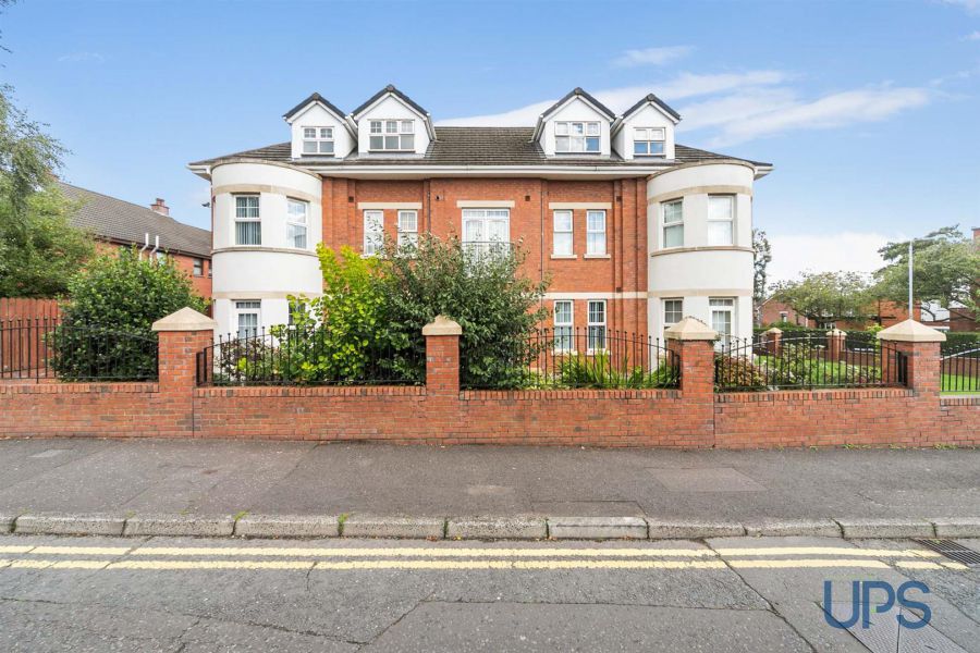 Apt 7 Kinlough House, 2A Stockmans Avenue
