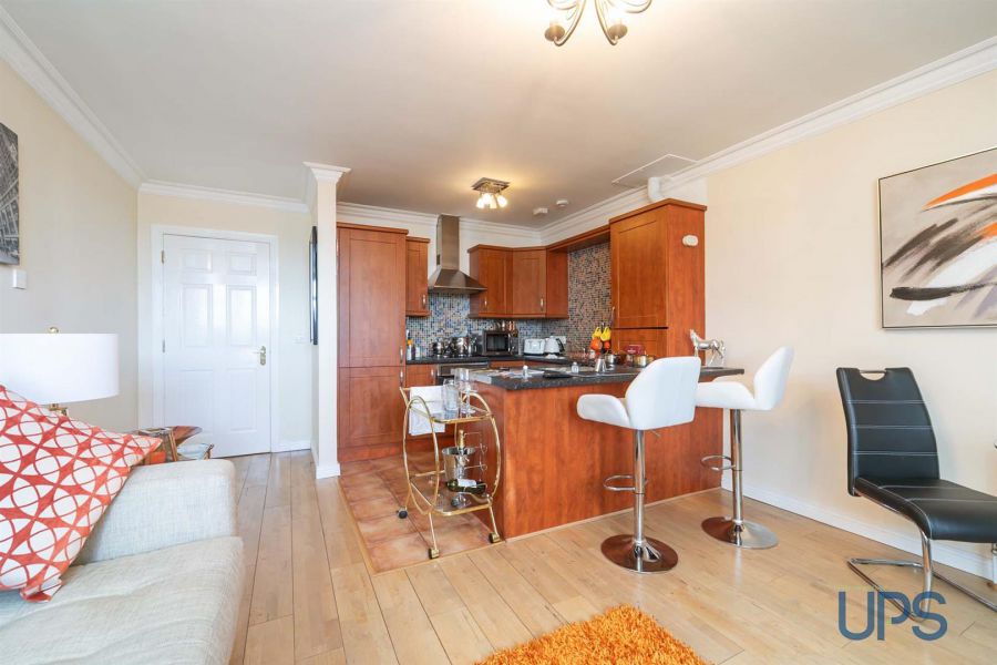 Apt 7 Kinlough House, 2A Stockmans Avenue