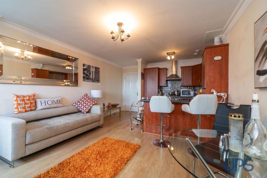 Apt 7 Kinlough House, 2A Stockmans Avenue