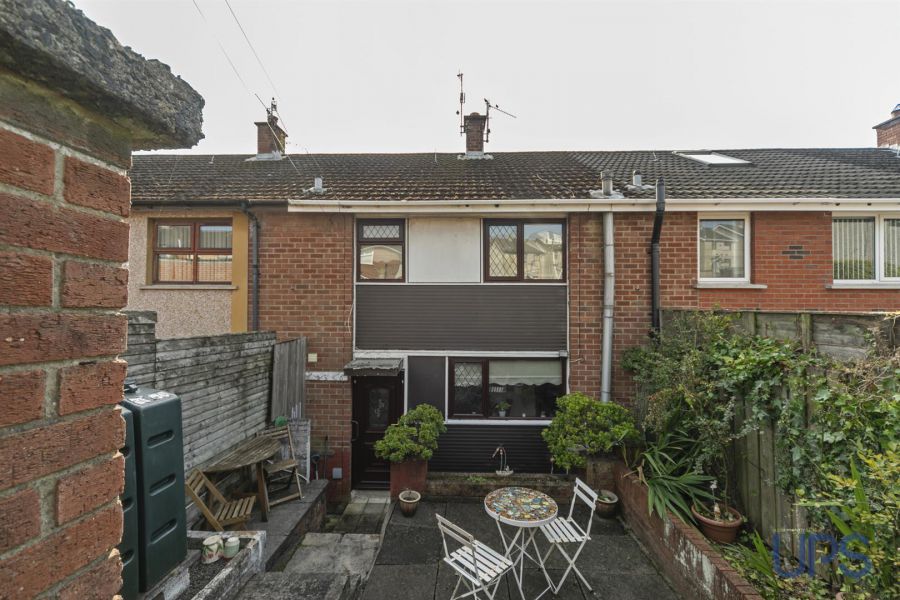 105 Lenadoon Avenue