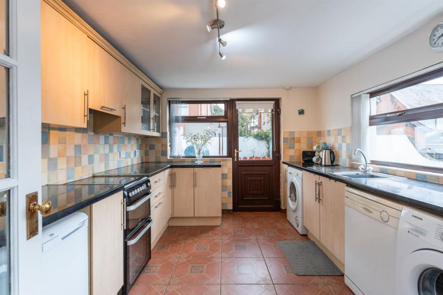 8 Mooreland Park