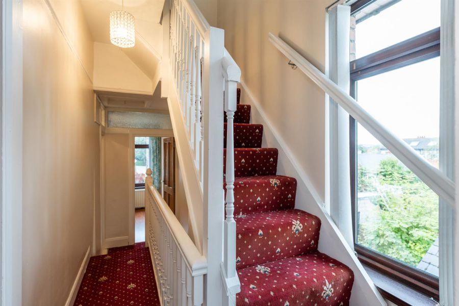 8 Mooreland Park