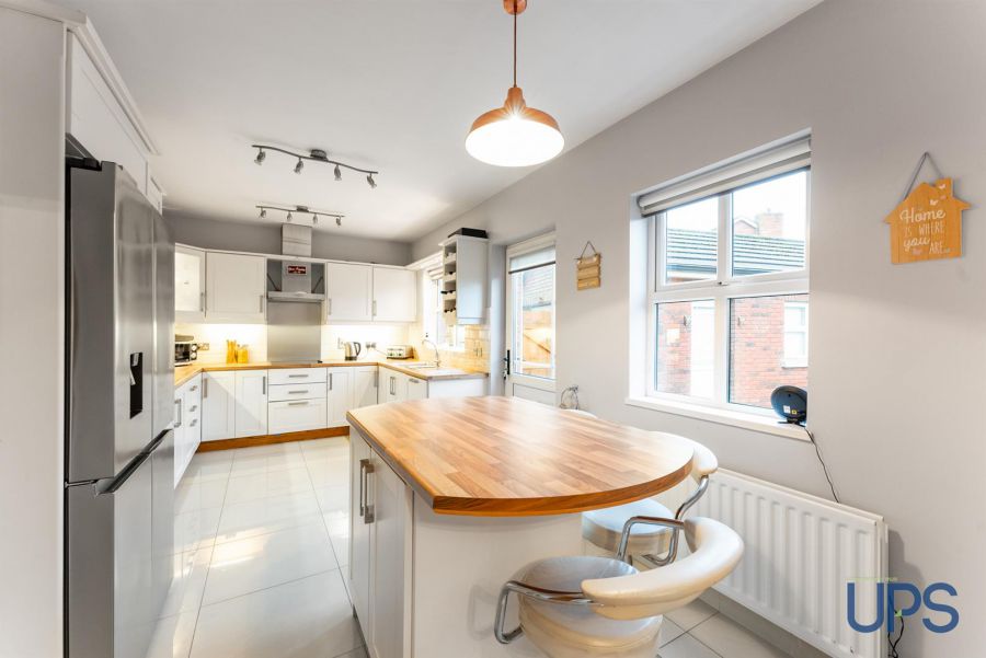 95 St James Meadow
