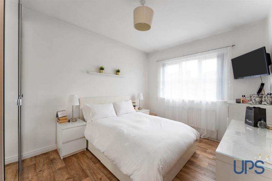 95 St James Meadow