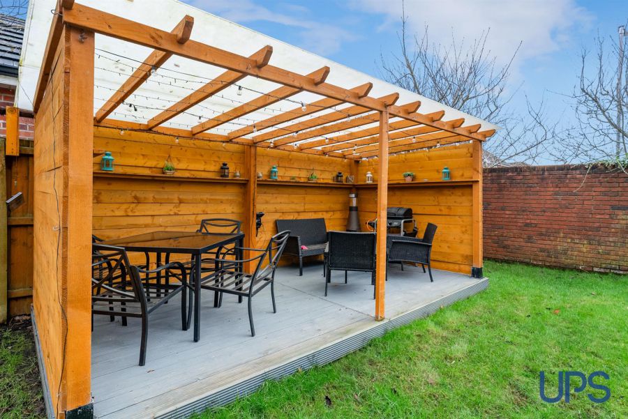 95 St James Meadow