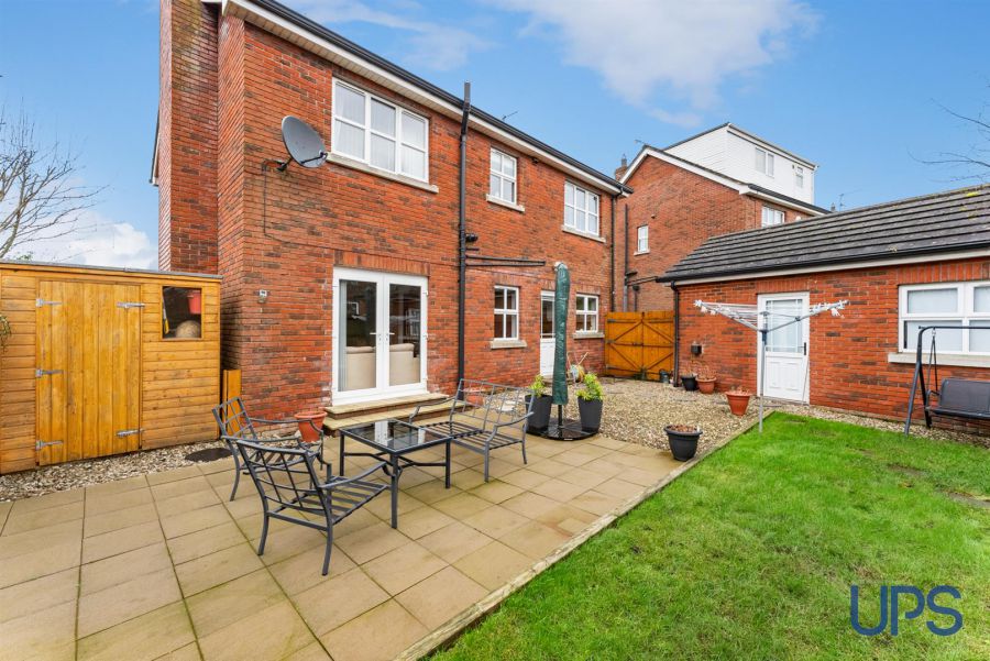 95 St James Meadow